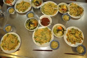 『料理教室　韓国料理　料理完成』の画像